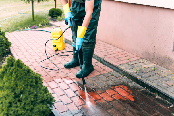 Why Choose Our Certified Pressure Washing Experts for Your Project Needs in Aberdeen, MS?