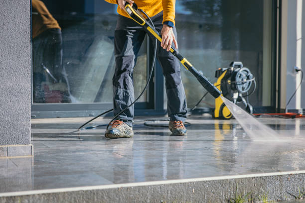 Best Garage Pressure Washing  in Aberdeen, MS